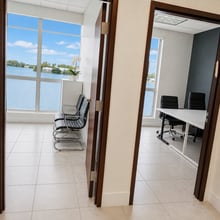 1500 NW 89th Ct, Doral, FL à louer Photo intérieure- Image 2 de 4