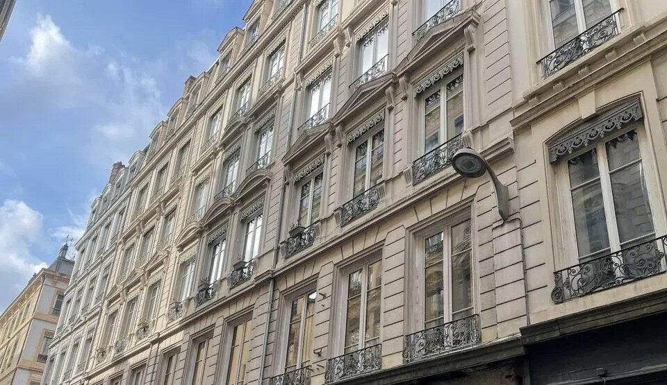 Bureau dans Lyon à louer - Photo du bâtiment - Image 1 de 6