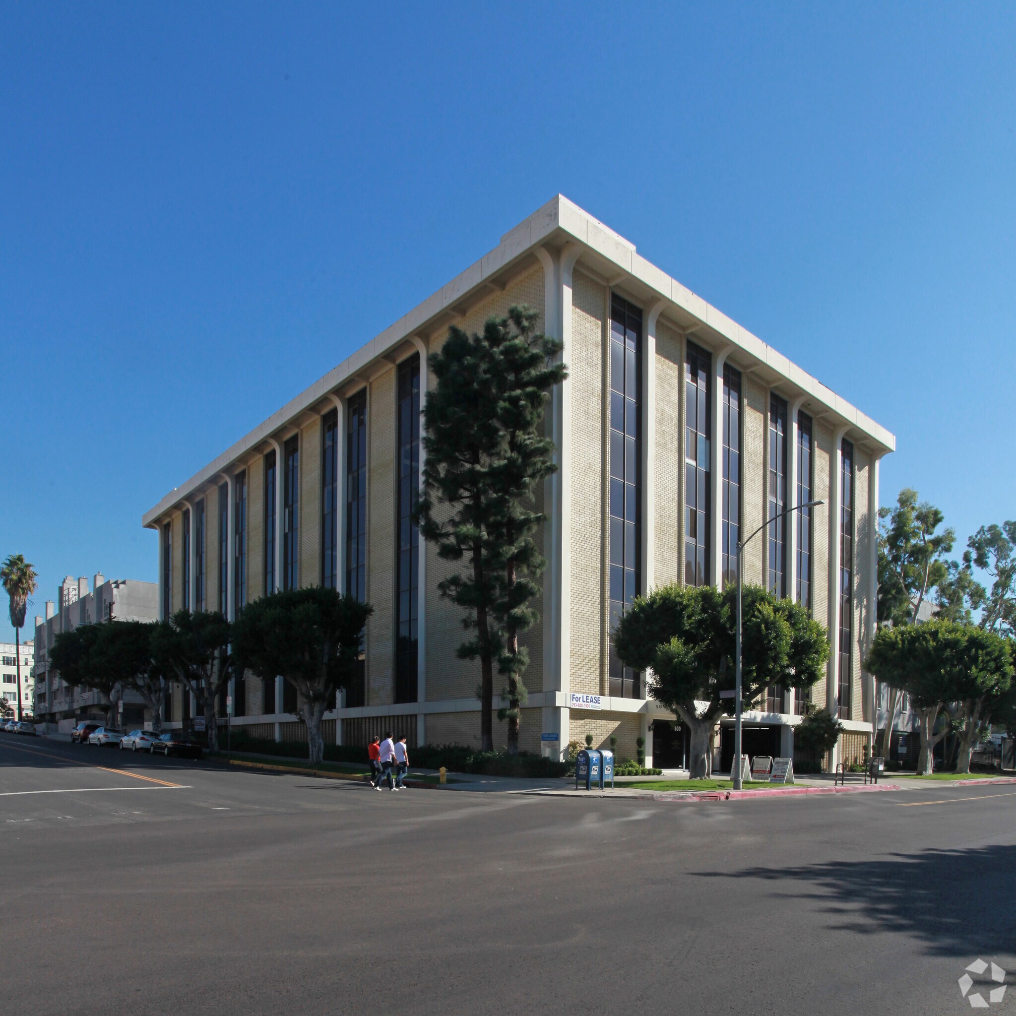 500 Shatto Pl, Los Angeles, CA for lease Primary Photo- Image 1 of 7