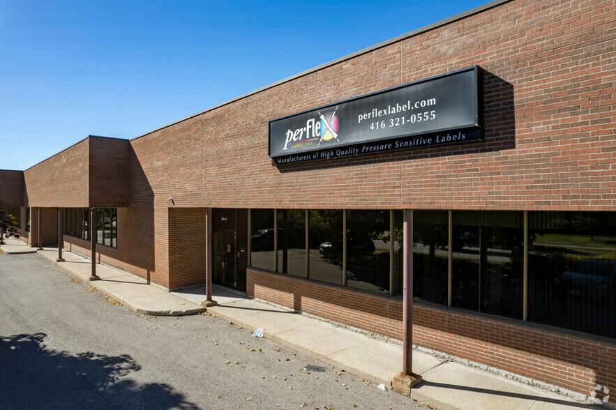 124 Milner Ave, Toronto, ON à louer - Photo du bâtiment - Image 3 de 3