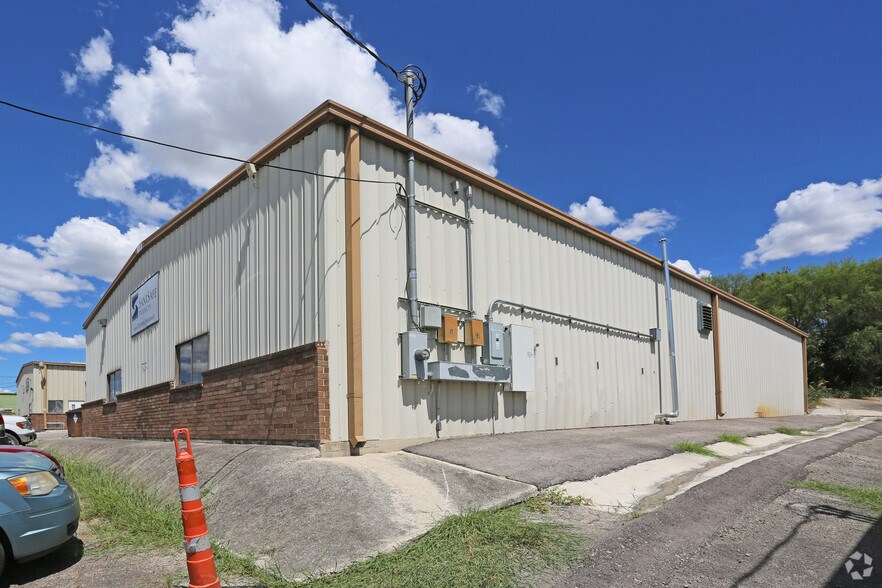 6614 Topper Pky, San Antonio, TX à louer - Photo du bâtiment - Image 3 de 7