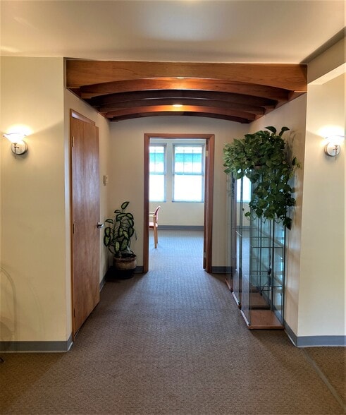 206 Monroe St, Monroeville, PA for sale - Interior Photo - Image 3 of 34