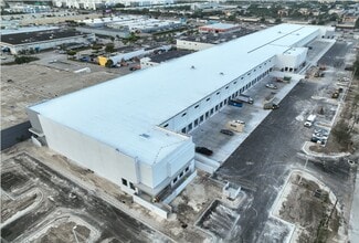 Plus de détails pour 4995 NW 77th Ave, Miami, FL - Industriel à louer