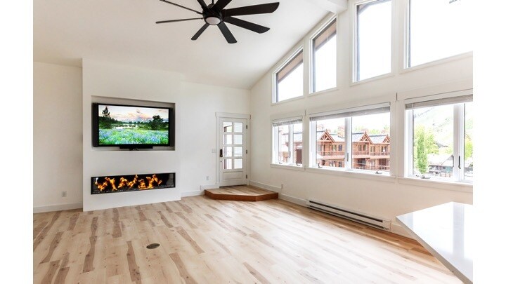 245 N Glenwood St, Jackson, WY à vendre - Photo intérieure - Image 3 de 40