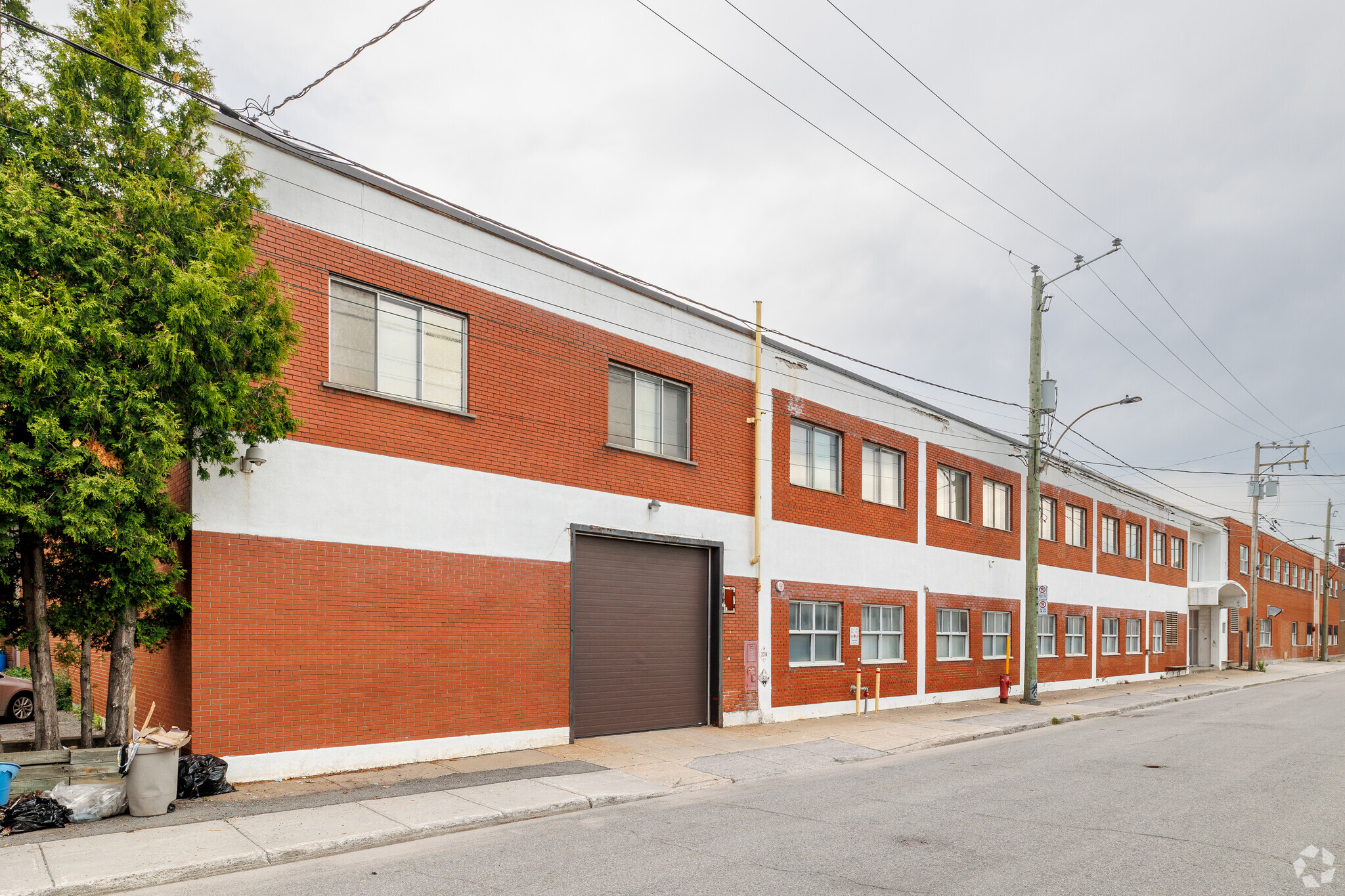 9735-9785 Rue Jeanne-Mance, Montréal, QC à vendre Photo du bâtiment- Image 1 de 6