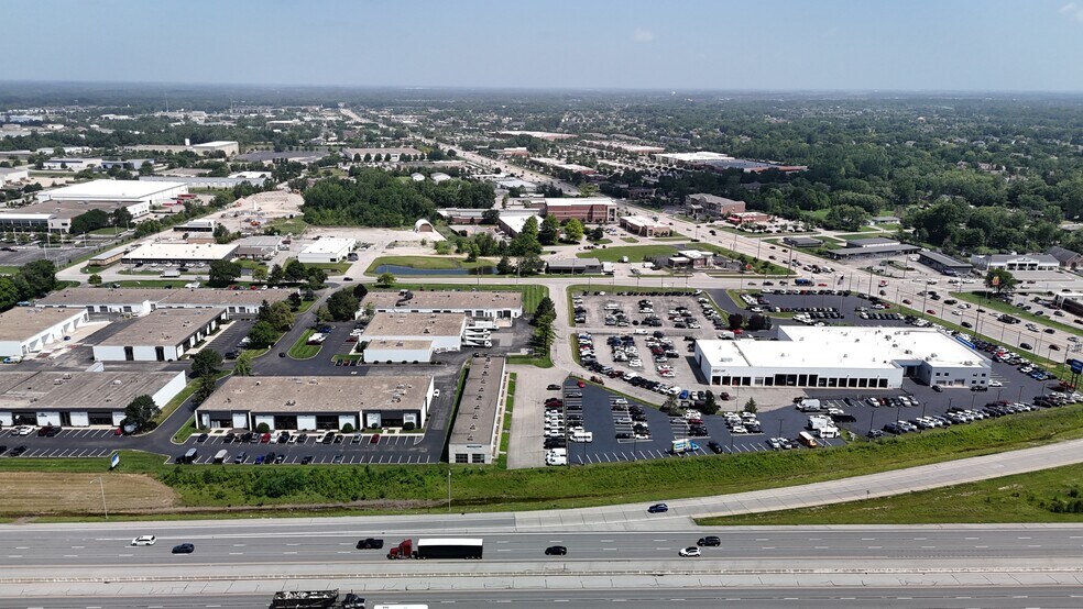 9507-9510 Ross Ln, Indianapolis, IN à louer - Photo du bâtiment - Image 3 de 18