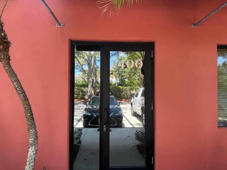 2875 Jupiter Park Dr, Jupiter, FL for sale - Building Photo - Image 3 of 14