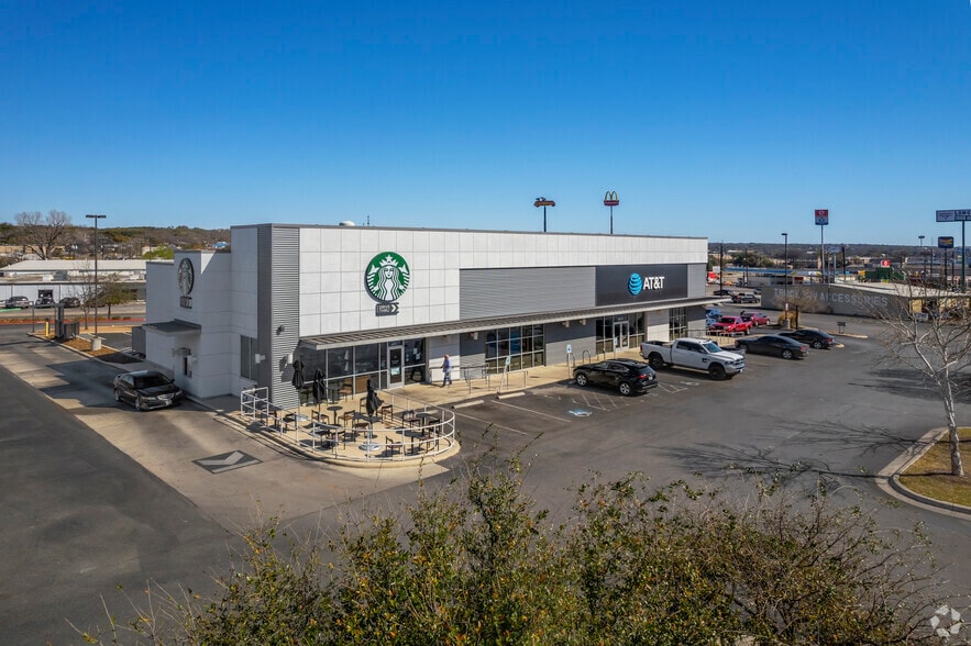 2639 NW Loop 410, San Antonio, TX for lease - Primary Photo - Image 1 of 3