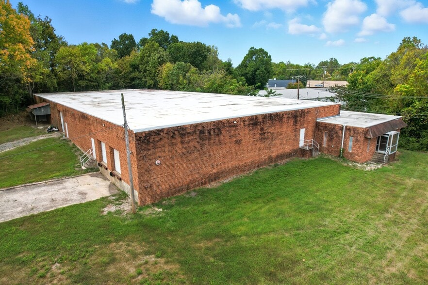 2429 Ashford Cir, High Point, NC à louer - Photo du bâtiment - Image 2 de 6