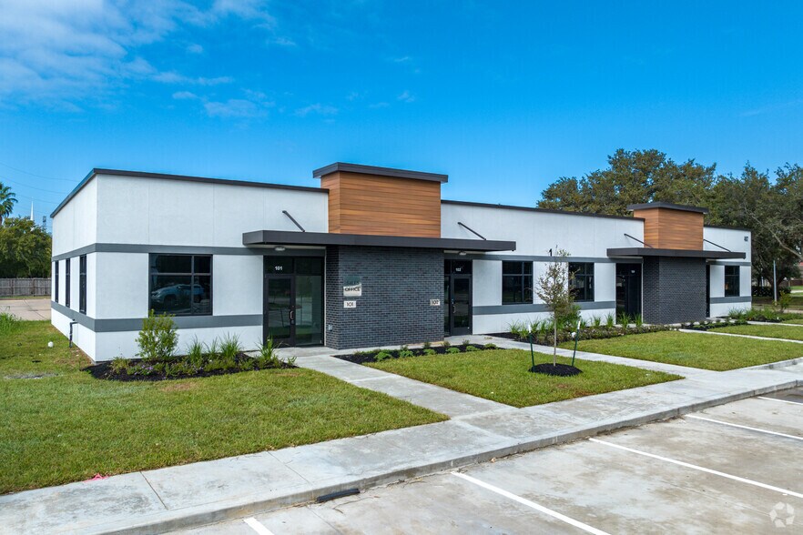 4807 Sugar Grove Blvd, Stafford, TX à louer - Photo principale - Image 1 de 7