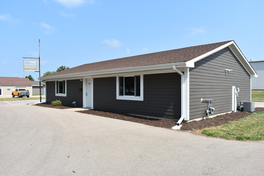 1609 Plainfield Ave, Janesville, WI à louer - Photo du bâtiment - Image 2 de 18