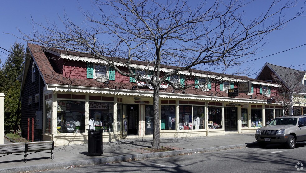 606 Main St, Hyannis, MA à louer - Photo principale - Image 1 de 25
