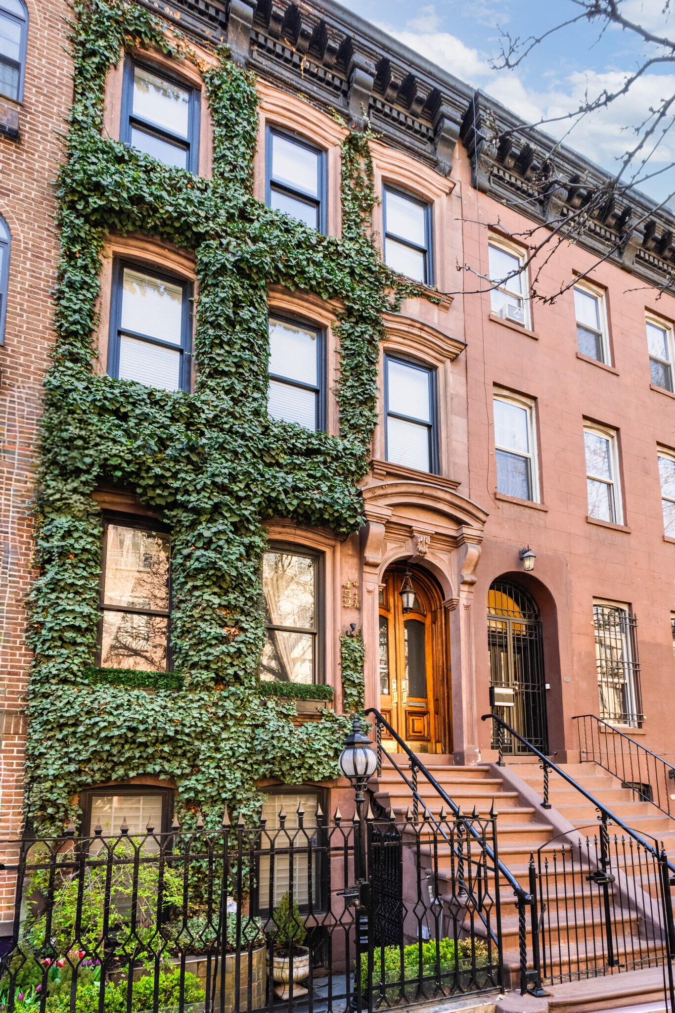 452 W 44th St, New York, NY for sale Primary Photo- Image 1 of 10