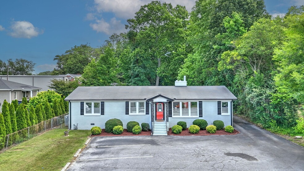 1 Elizabeth Dr, Greenville, SC for sale - Building Photo - Image 3 of 31