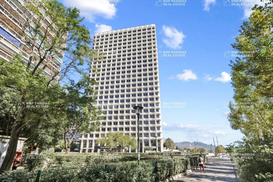 Office in Marseille for lease - Building Photo - Image 1 of 19