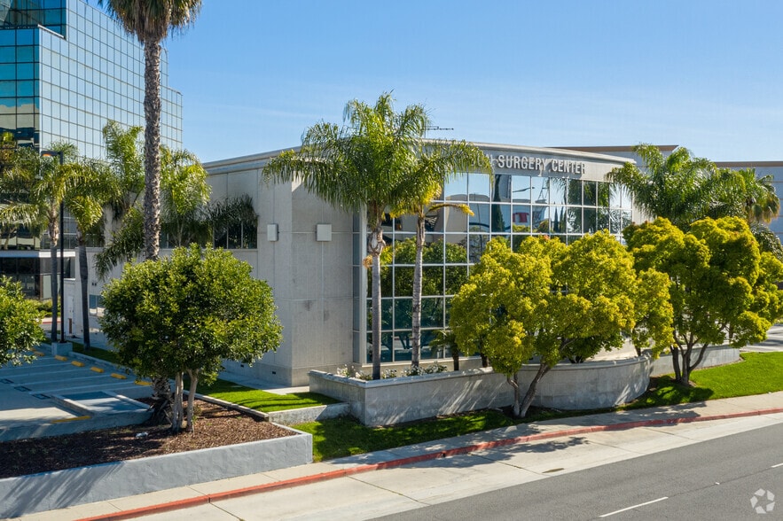 7801 Center Ave, Huntington Beach, CA for lease - Building Photo - Image 3 of 3
