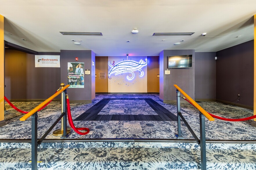 12 N Saginaw St, Pontiac, MI for sale - Interior Photo - Image 3 of 10