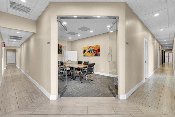 5666 Seminole Blvd, Seminole, FL à louer - Photo du bâtiment - Image 2 de 26