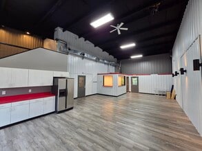 399 S 22nd St, Heath, OH for lease Interior Photo- Image 1 of 14