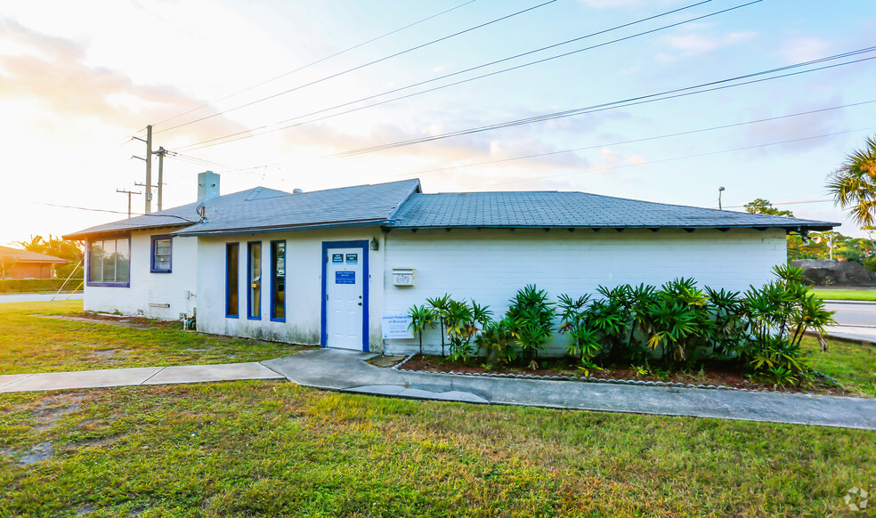 210 E Hibiscus Blvd, Melbourne, FL for sale - Building Photo - Image 1 of 6