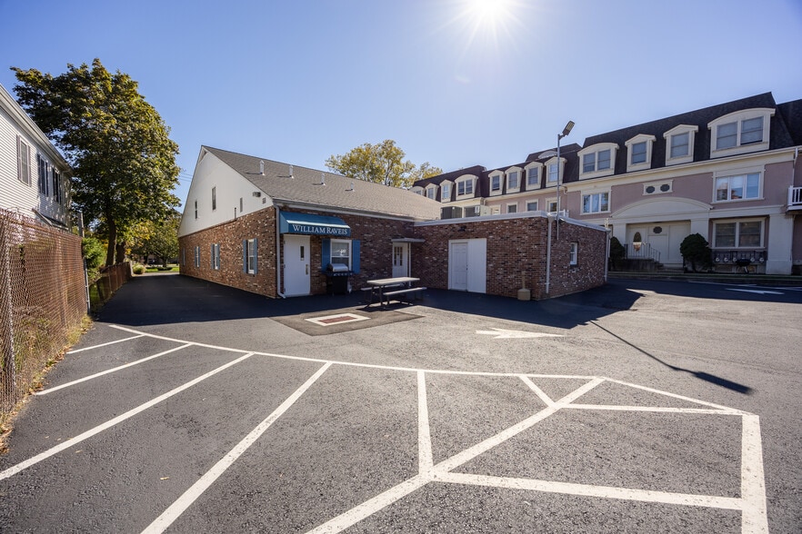 179 N Broad St, Milford, CT à louer - Photo du bâtiment - Image 3 de 29