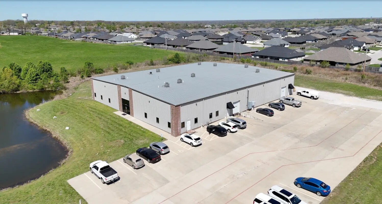 2171 Industrial Ct, Ozark, MO à vendre Photo du bâtiment- Image 1 de 1