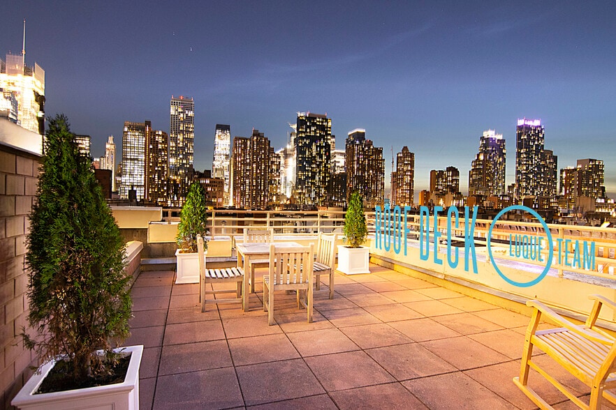 353 W 49th St, New York, NY for sale - Building Photo - Image 2 of 15