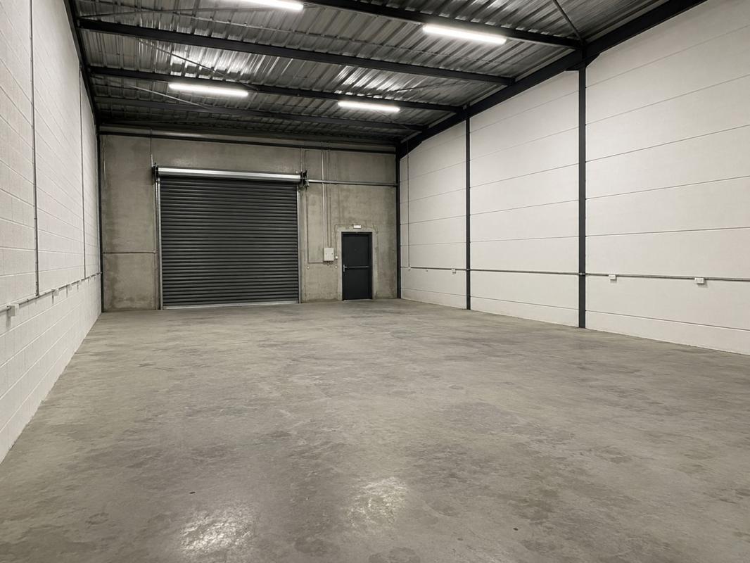 Industrial in Bordeaux for lease Interior Photo- Image 1 of 5