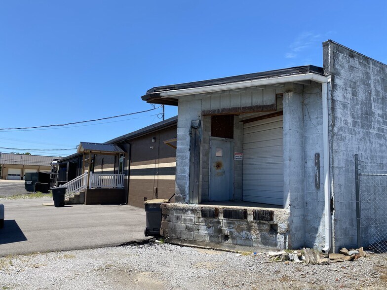 226 Broadway, Hartsville, TN à louer - Photo du bâtiment - Image 3 de 4