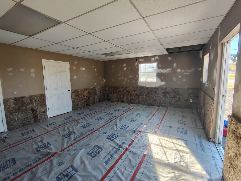 3861 Highway 19 E, Elizabethton, TN à vendre - Photo du bâtiment - Image 3 de 6