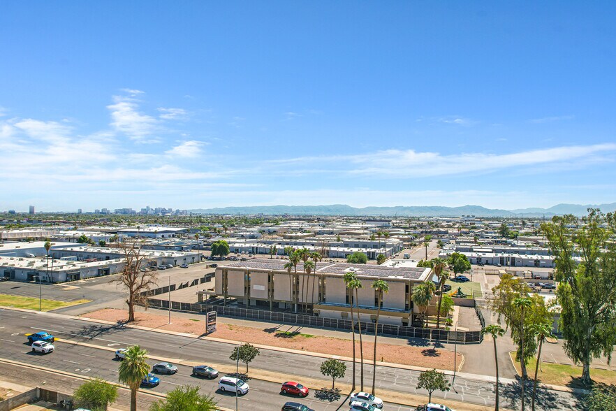 3001 W Indian School Rd, Phoenix, AZ à vendre - Photo du bâtiment - Image 2 de 55