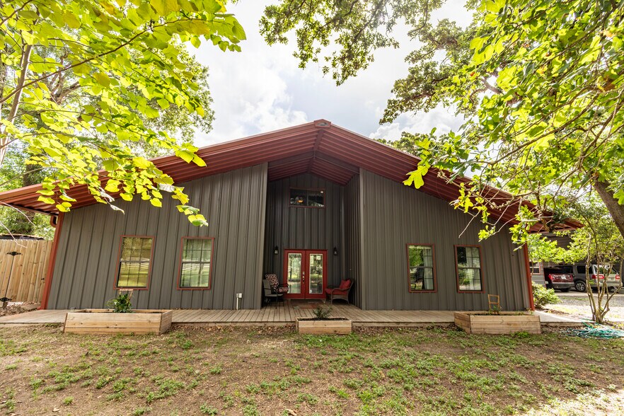 7710 TX-36, Bellville, TX à vendre - Photo du bâtiment - Image 2 de 22