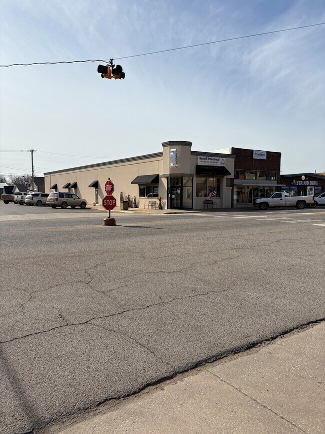 More details for 402 W Main St, Stroud, OK - Retail for Sale