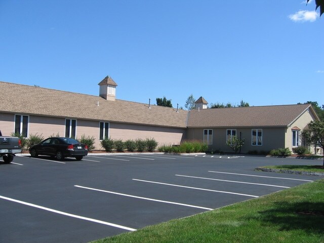 15 Chenell Dr, Concord, NH à vendre - Photo du bâtiment - Image 2 de 6