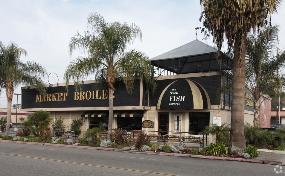 3525 Merrill Ave, Riverside, CA for sale - Primary Photo - Image 1 of 8