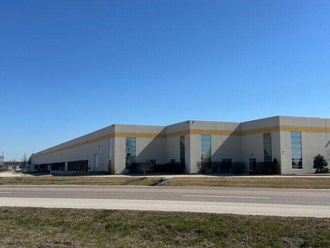Plus de détails pour 13886-13890 Corporate Woods Trl, Bridgeton, MO - Industriel à louer