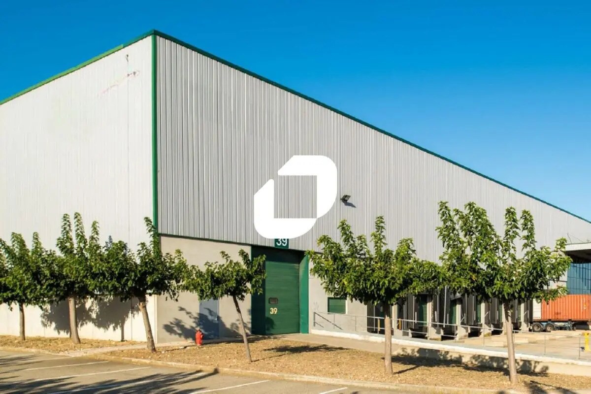 Office in Miramas for lease Building Photo- Image 1 of 3