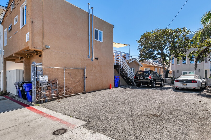 818 Portsmouth Ct, San Diego, CA for sale - Building Photo - Image 2 of 30