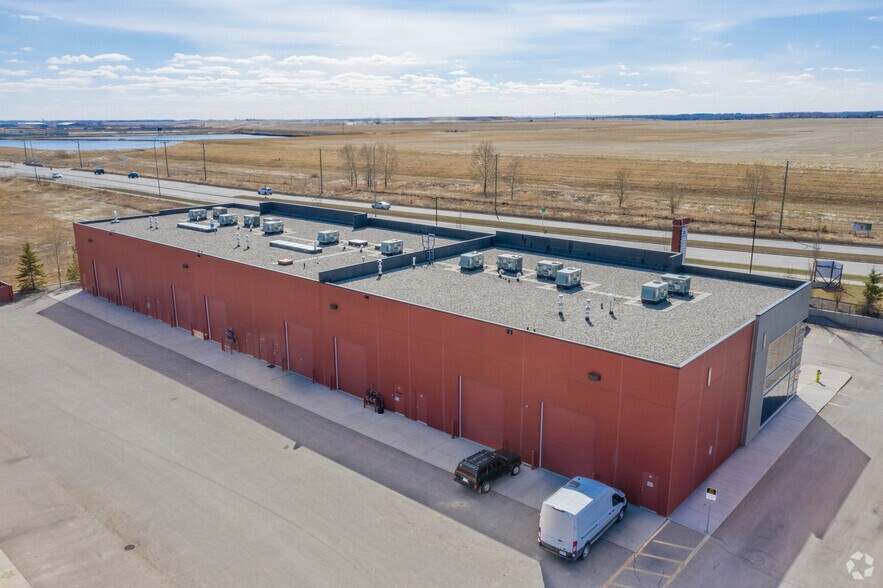 4615 112th Ave SE, Calgary, AB à louer - Photo du bâtiment - Image 2 de 14