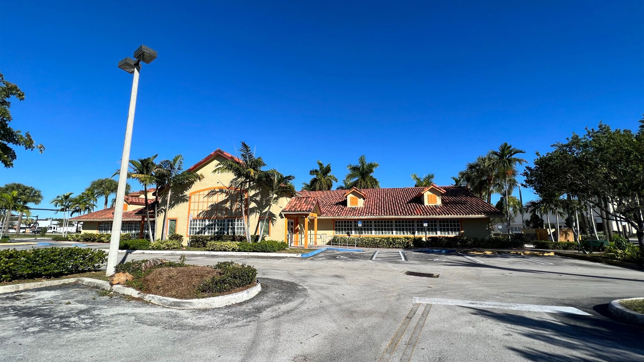 2201-2283 SW 2nd St, Pompano Beach, FL for lease Building Photo- Image 1 of 3