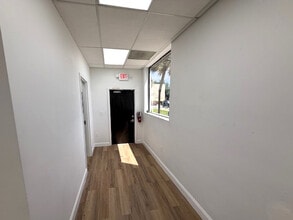 2112 S Congress Ave, West Palm Beach, FL à louer Photo intérieure- Image 2 de 5