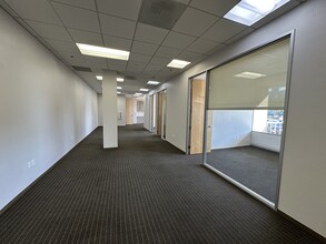8787 Complex Dr, San Diego, CA for lease Interior Photo- Image 2 of 10