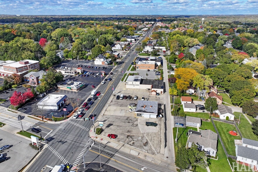 426-450 S Milwaukee Ave, Libertyville, IL for sale - Aerial - Image 2 of 15