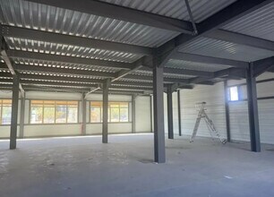 Flex in Vaulx-en-Velin for lease Building Photo- Image 2 of 28