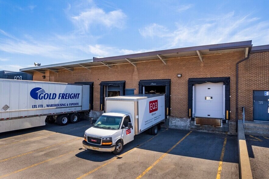 5600-5620 Rue Ferrier, Mt Royal, QC for lease - Building Photo - Image 2 of 9