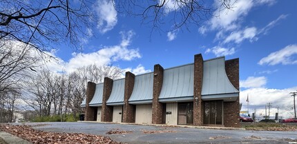 537 Huffman Mill Rd, Burlington, NC for lease Building Photo- Image 1 of 4