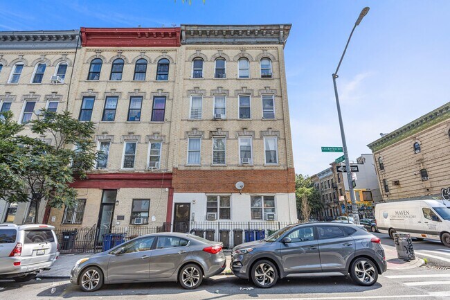 Plus de détails pour 657 Knickerbocker Ave, Brooklyn, NY - Multi-résidentiel à vendre