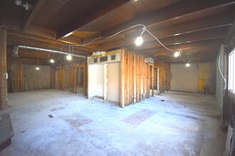 209 Glen Cove Ave, Sea Cliff, NY for lease Interior Photo- Image 2 of 6