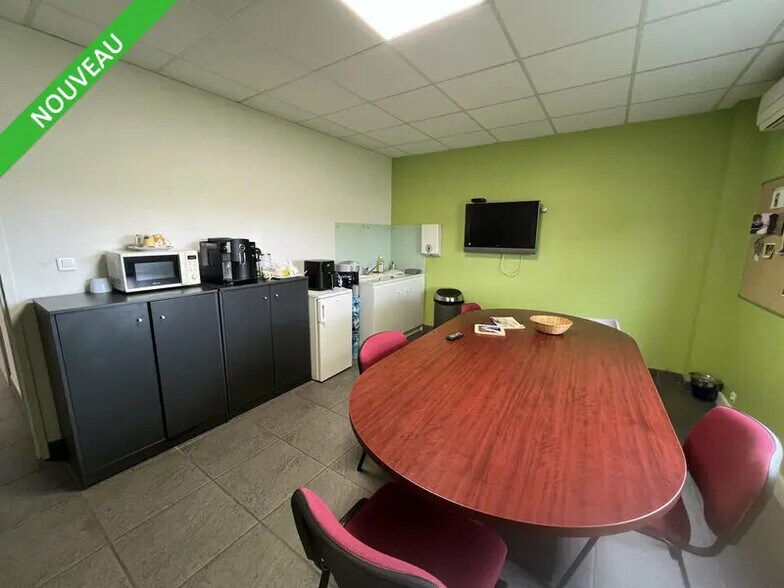 Office in Valence for sale - Interior Photo - Image 3 of 3