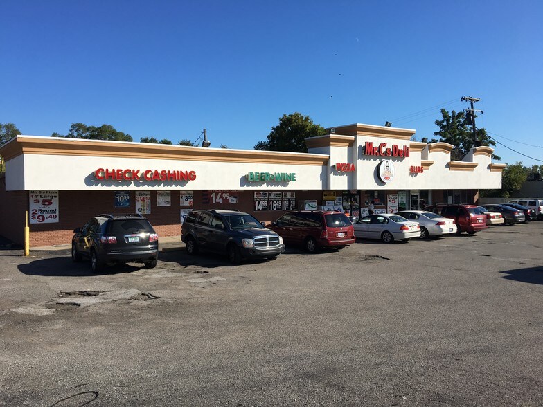 35974-35990 S Gratiot Ave, Clinton Township, MI for lease - Building Photo - Image 2 of 3